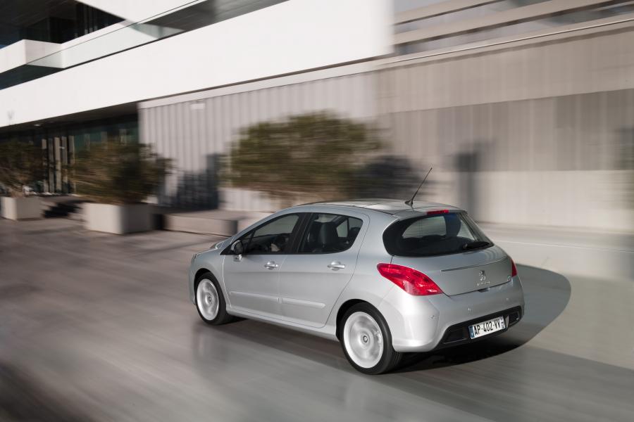  Peugeot 308 5-Door 2011 года  (фото 16 из 30)